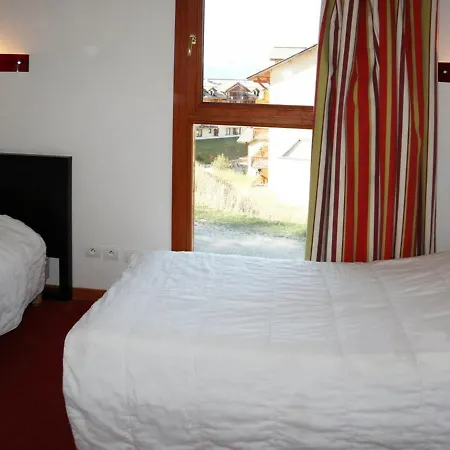 Confortable Avec Piscine & Sauna, Aux Pieds Des Pistes Des Orres 1800, Grand Duplex Pour 6 Pers. - Fr-1-322-57 Chalé